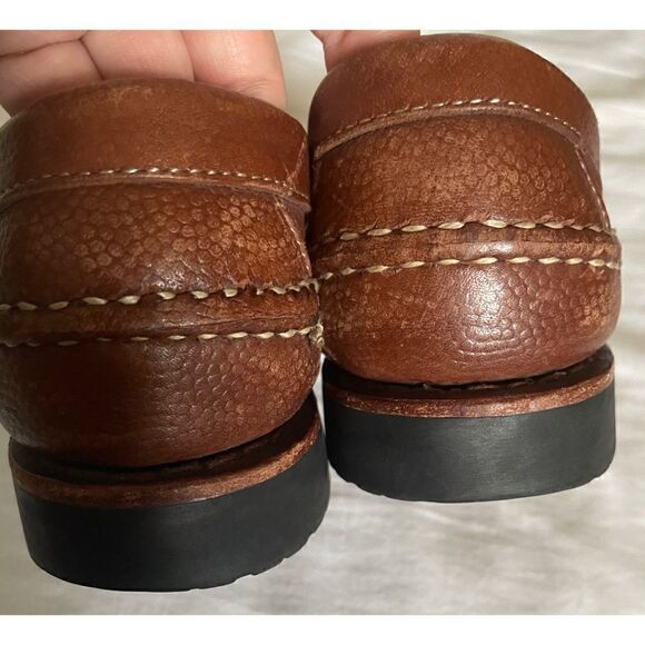 Allen Edmonds
"Duke" Pebble Leather Loafers. Size 6.5 / Excellent - Picture 9 of 11